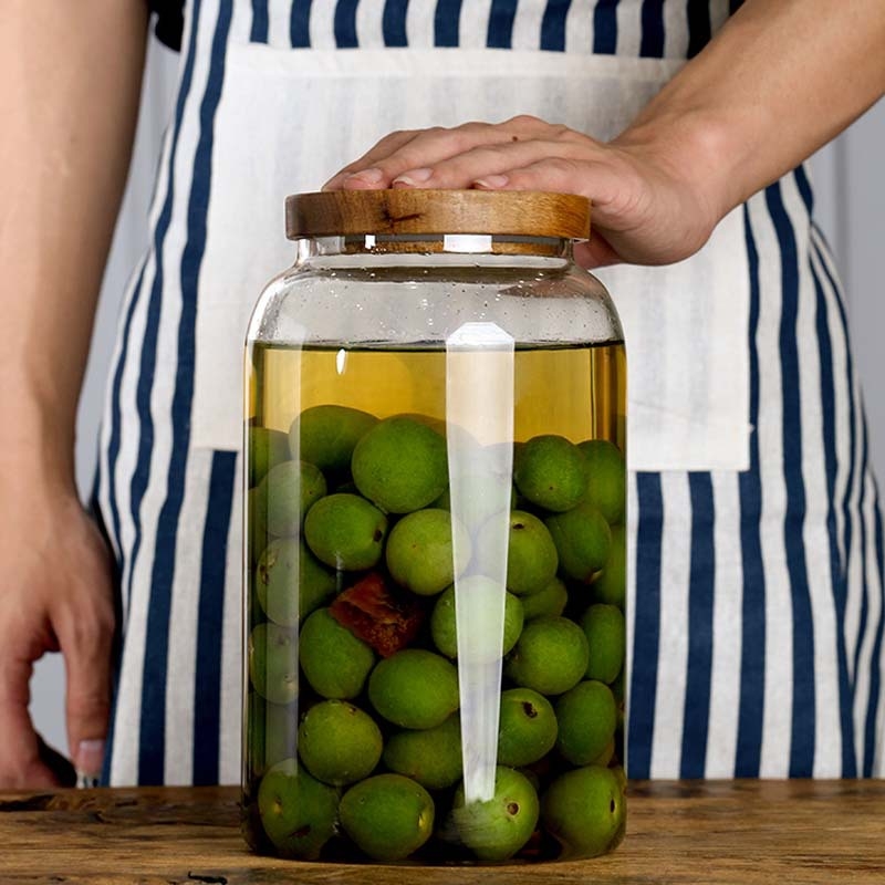 Staklena posuda velike kapacitete za infuziju hrane vina s poklopcem, kapacitet 1–2 L