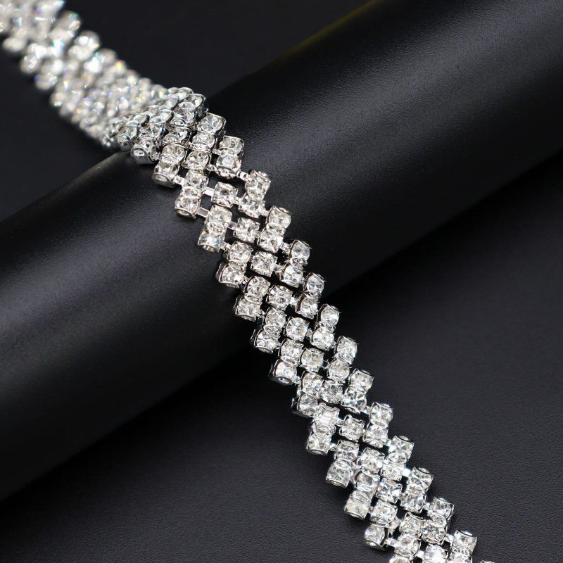Petoredni nagnuti rhinestones lanac s ručno prišivenim spojnicama za ukrašavanje odjeće