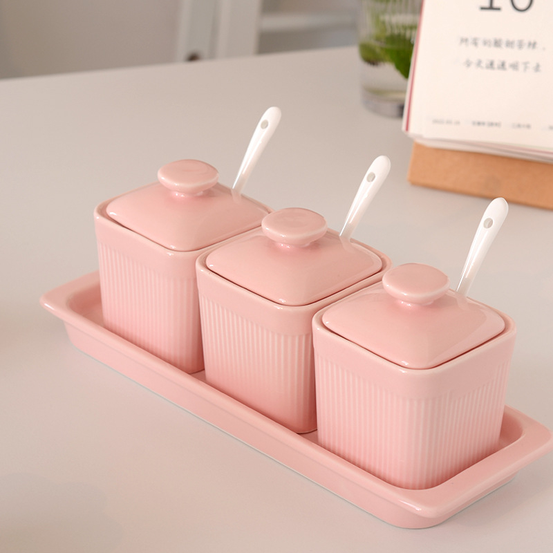 Set keramičkih posuda za začine u pastelnim bojama s poklopcima