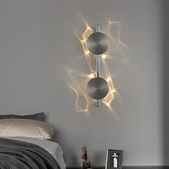 Punjavajuća talijanska minimalistička dizajnerska stenska lampa s učinkom svjetla i sjene, pogodna za dnevni boravak ili spavaću sobu.