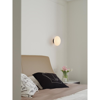 Zidna lampa s geometrijskim kružnim oblikom, inspirirana drevnim gradskim pogonom – minimalistički nordijski stil, za dnevni boravak, hodnik i spavaću sobu.
