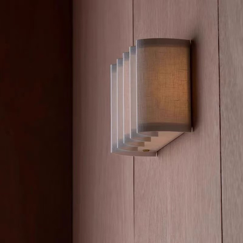 Stona lampa u japanskom stilu, retro dizajn za dnevni boravak, hodnik i spavaću sobu — atmosfersko svjetlo uz krevet