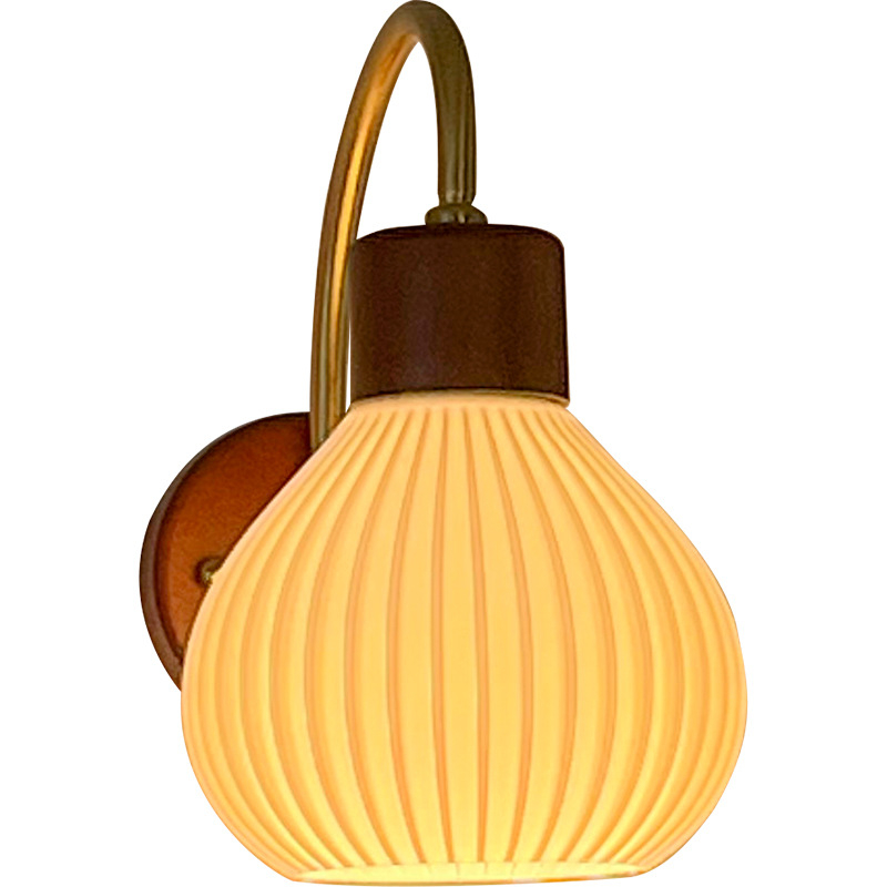 Stona lampa za noćni stol u orah boji s kremasto francuskom nijansom, retro stil LED
