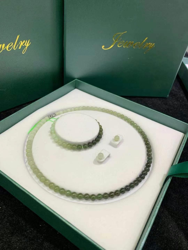 Hetian Jade trodijelni set: ogrlica, narukvica i naušnice s okruglim perlama