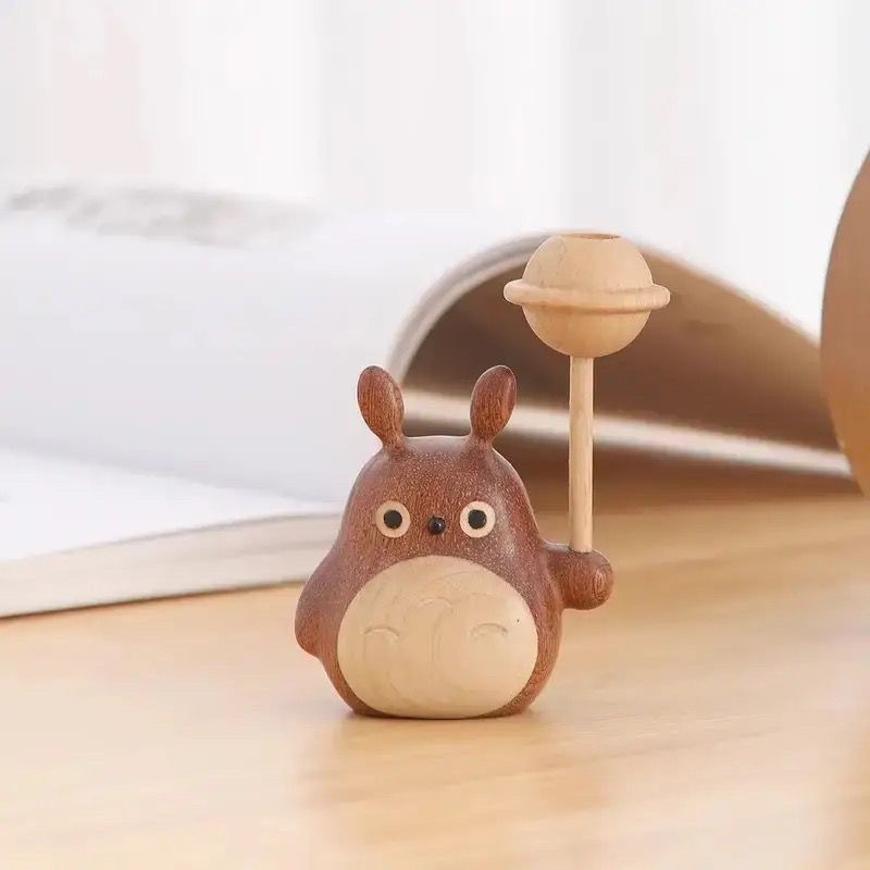Totoro drvena figura od masivnog drveta, magnetsko pričvršćivanje, graviranje dostupno, uzorak narudžba