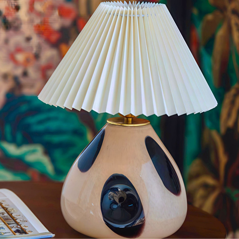 Nordijska keramička stolna lampa s mogućnošću podešavanja svjetla i plisiranim abažurom