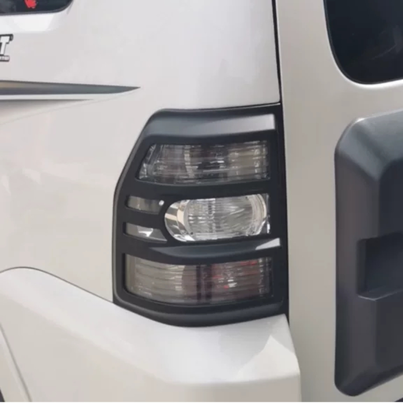 Ramă decorativă pentru farul de stop Mitsubishi Pajero 2019