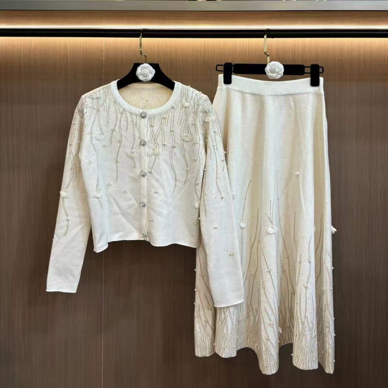 Dvokomponentni set: pleteni kardigan s rhinestones, Chanel stil društvene dame, kratka suknja za jesen-zimu