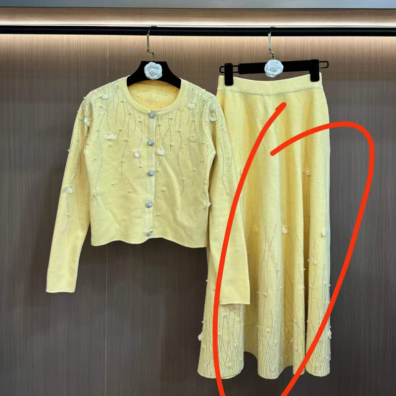 Dvokomponentni set: pleteni kardigan s rhinestones, Chanel stil društvene dame, kratka suknja za jesen-zimu