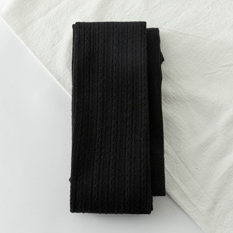 Bijele pamučne pletene legginse s flis podstavom i twist uzorkom, za žene – jesen-zima.