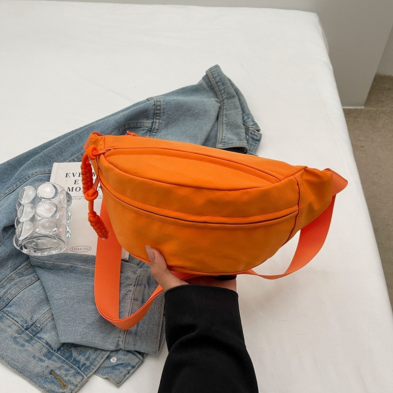 Ženska crossbody torbica u jednom boji, 2026 nova sezona, ulični stil, sportska torba za prsni dio, svestrana svakodnevna torba