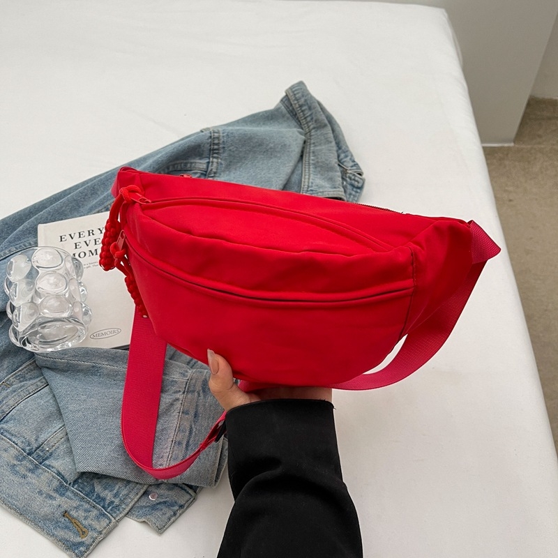 Ženska crossbody torbica u jednom boji, 2026 nova sezona, ulični stil, sportska torba za prsni dio, svestrana svakodnevna torba