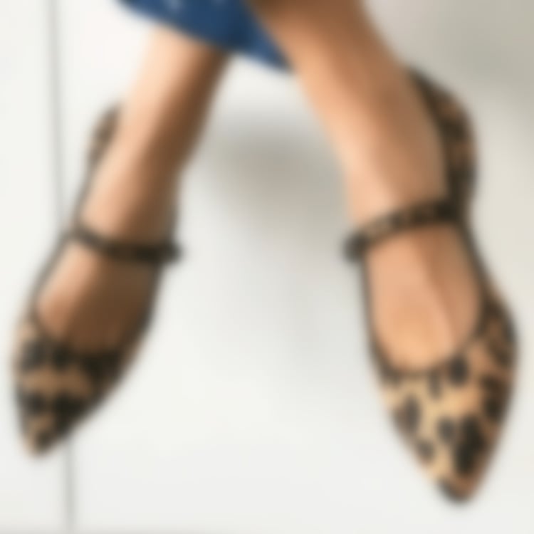 Női Mary Jane cipő leopard mintával, retro stílus, egy csatos pánt, kerek orr, alacsony sarka, tavaszra és őszre.
