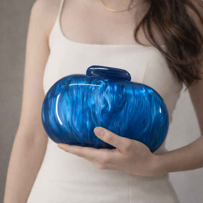 Ženska večernja torbica od akrila, u obliku ovalne školjke, crossbody torba