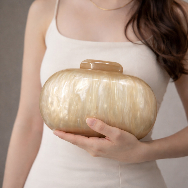 Ženska večernja torbica od akrila, u obliku ovalne školjke, crossbody torba