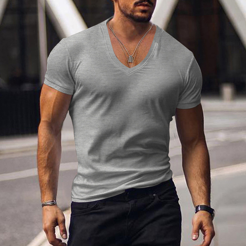 Muško T-shirt s V-izrezom, kratki rukavi, uski kroj, jednobojna, ljeto 2025, prozračna poliester-bavlanska smjesa.