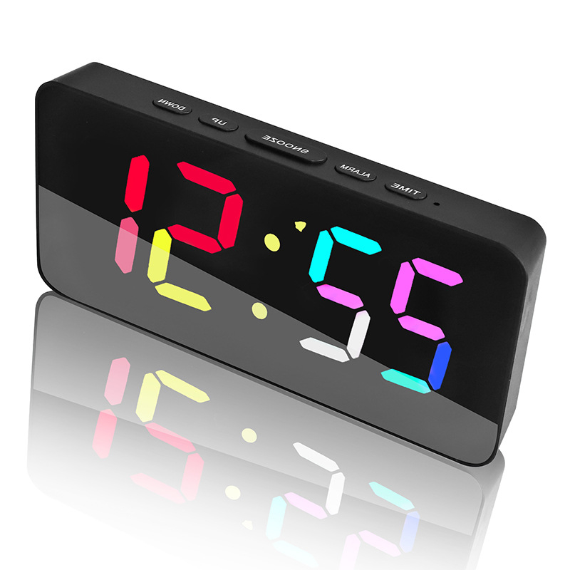 LED digitalni sat s ogledalom, RGB pozadinsko osvjetljenje, 24-satni prikaz, alarm, kalendar, svjetsko vrijeme, termometar, noćno svjetlo, plastično kućište