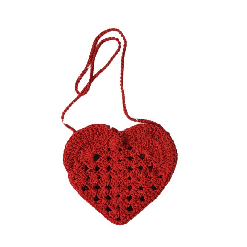 Ženska crossbody torbica u obliku srca, ručno pletena od pamukovog konca, kukičani dizajn, srednje veličine, bez podstave, jedna naramenica, zatvarač