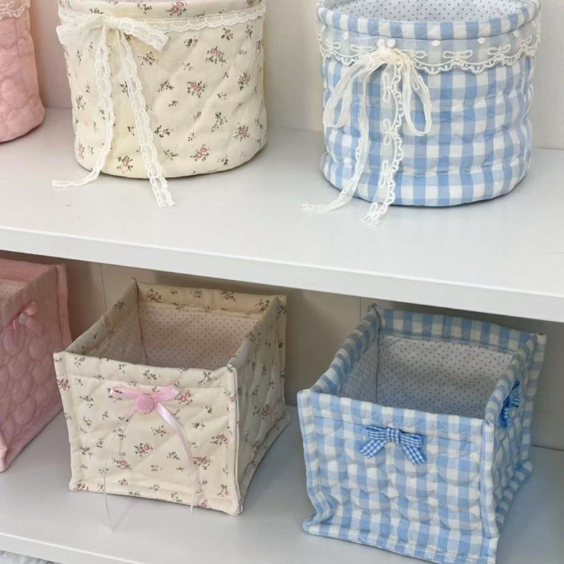 Nova ručno izrađena kvadratna stolna kutija u baletnom stilu sa srcolikim quilt površinom i držačem za olovke