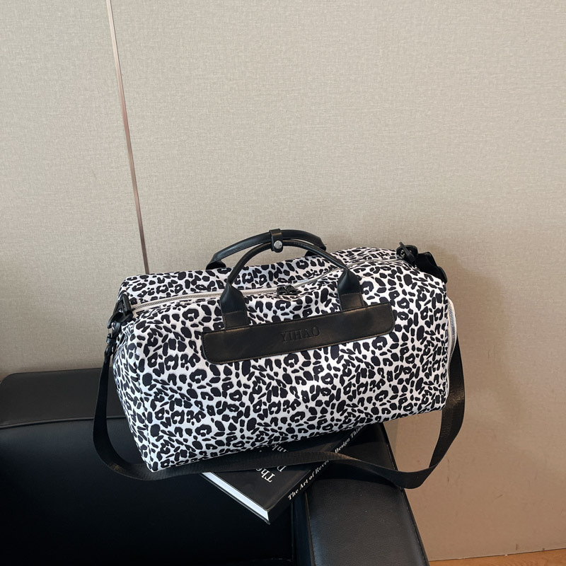 Torba za fitness putovanja s leopard printom, velika zapremina, naramenica i crossbody, pretinac za cipele sa suhim i mokrim dijelom