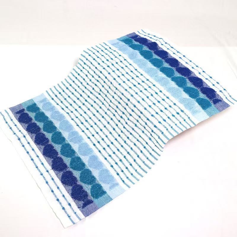 Poliestersko-pamučna jacquard kuhinjska krpa s dizajnom srca breskve, mala krpa