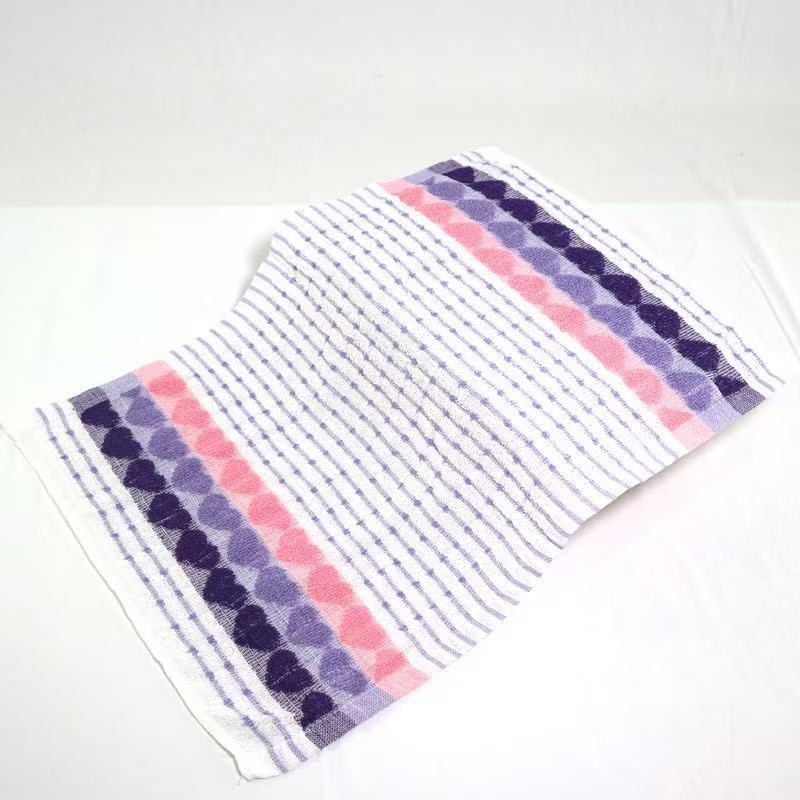 Poliestersko-pamučna jacquard kuhinjska krpa s dizajnom srca breskve, mala krpa