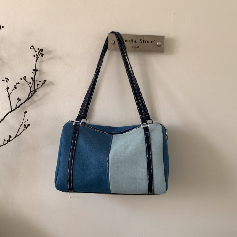 Ženska torbica od denima, Boston stil s patchworkom i bojama blokova, svakodnevna torba na rame ili crossbody, model 2026