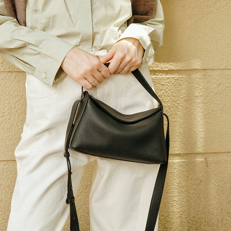 Ženska torba od kože prvog sloja goveda, retro gradski stil, crossbody torba, kompaktnog četvrtastog oblika