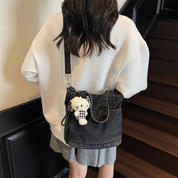 Ženska denim bucket torba u korejskom stilu, svestrana torba preko ramena ili crossbody s pretincem za telefon