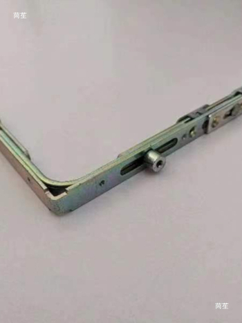 Set hardvera za PVC prozor – unutarnje otvaranje, unutarnje nagibanje i gornje viseće