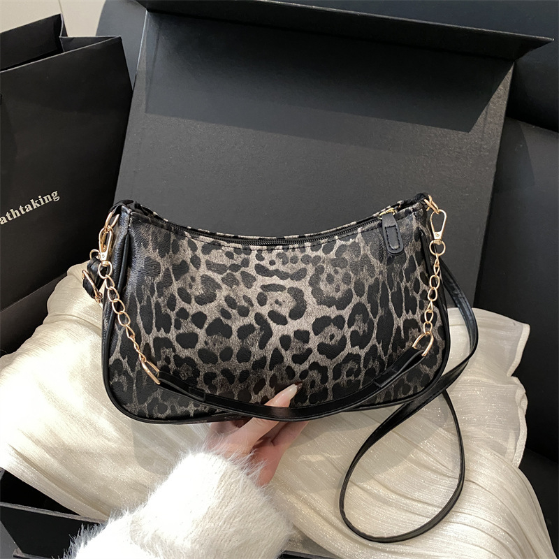 Ženska torbica za ramena s leopard uzorkom, korejskog stila, mala, sintetička koža, jesen-zima 2026 retro dizajn