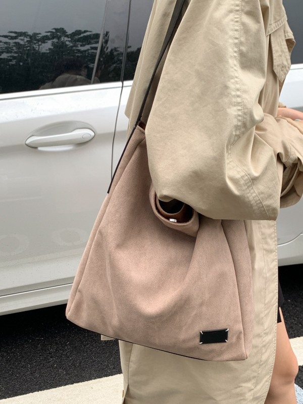 Retro teksturirana mat torba za ramena i crossbody, velika kapaciteta, ženska torba, ljeto 2025