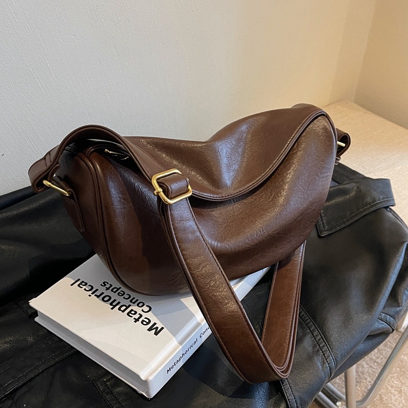 2025 nova putna torba s nabranom teksturom, nišna, jednostavna i svestrana crossbody torba za žene, moderna dnevna torba preko ramena