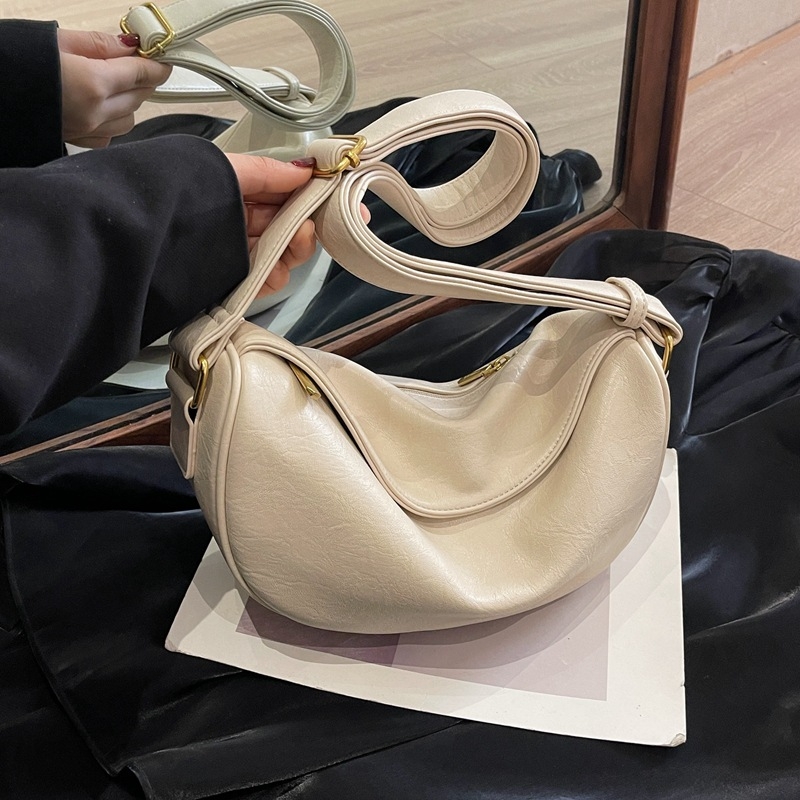 2025 nova putna torba s nabranom teksturom, nišna, jednostavna i svestrana crossbody torba za žene, moderna dnevna torba preko ramena