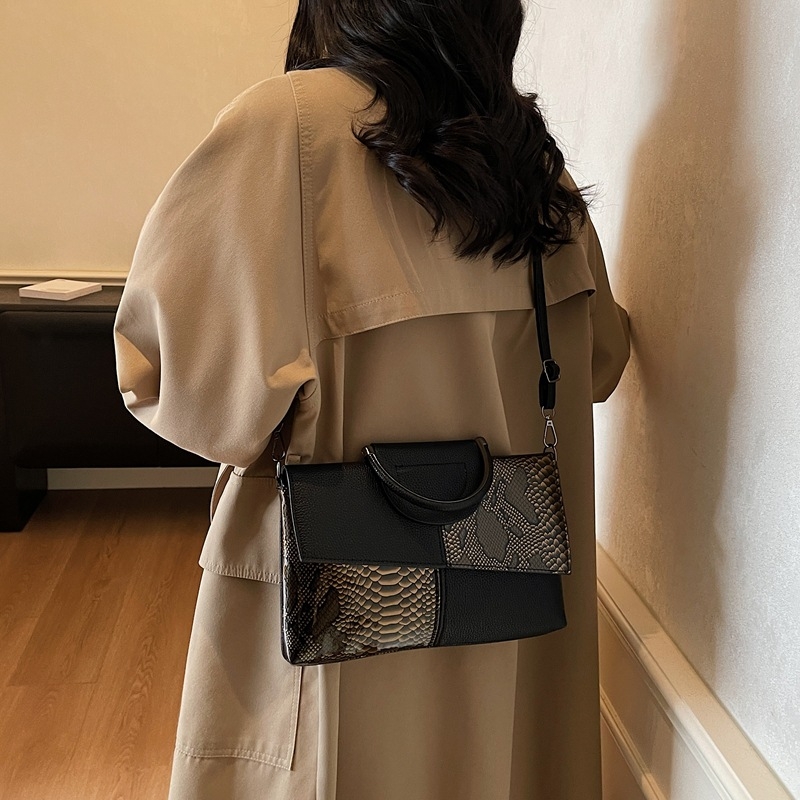 Ženska PU kožna crossbody torba, mala kvadratna torba, gradski stil, zimska kolekcija 2025