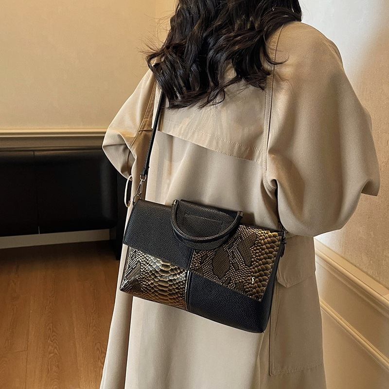 Ženska PU kožna crossbody torba, mala kvadratna torba, gradski stil, zimska kolekcija 2025