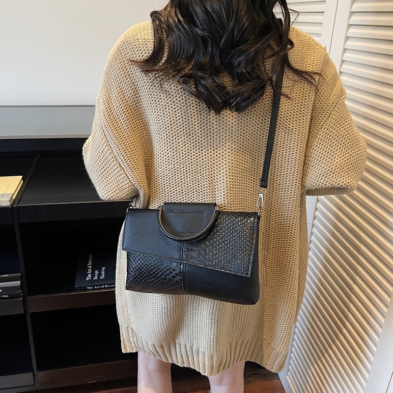 Ženska PU kožna crossbody torba, mala kvadratna torba, gradski stil, zimska kolekcija 2025