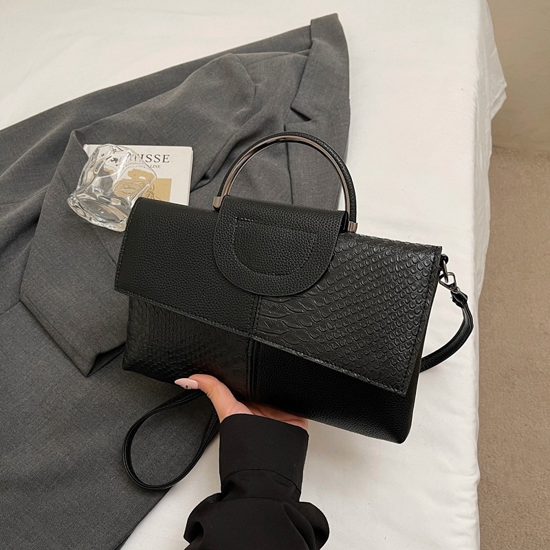 Ženska PU kožna crossbody torba, mala kvadratna torba, gradski stil, zimska kolekcija 2025