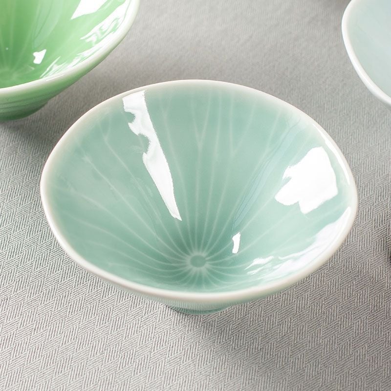 Keramička zdjela za rižu u obliku šešira, mala i profinjena, s debelim visokim nogama, kineskog stila Celadon porcelan
