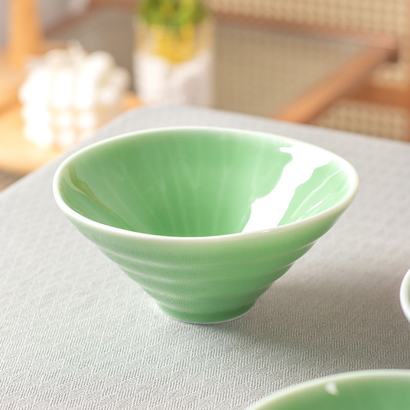 Keramička zdjela za rižu u obliku šešira, mala i profinjena, s debelim visokim nogama, kineskog stila Celadon porcelan