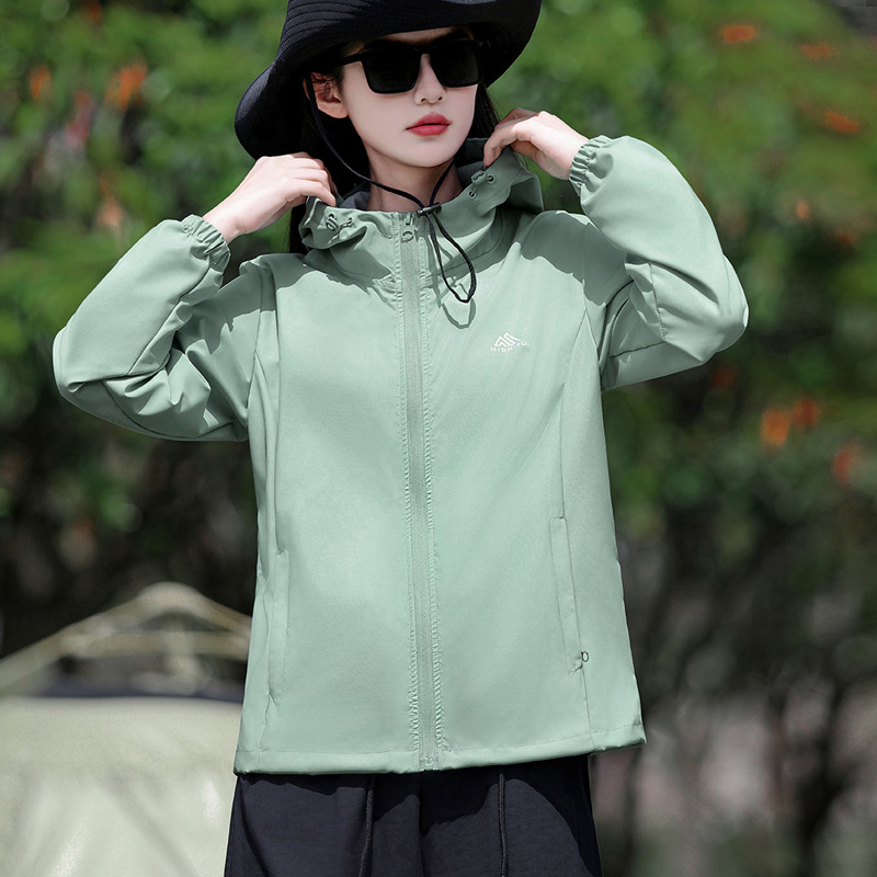 Ženska lagana jakna s kapuljačom za proljeće i ljeto, prozračna planinska jakna, jednobojna