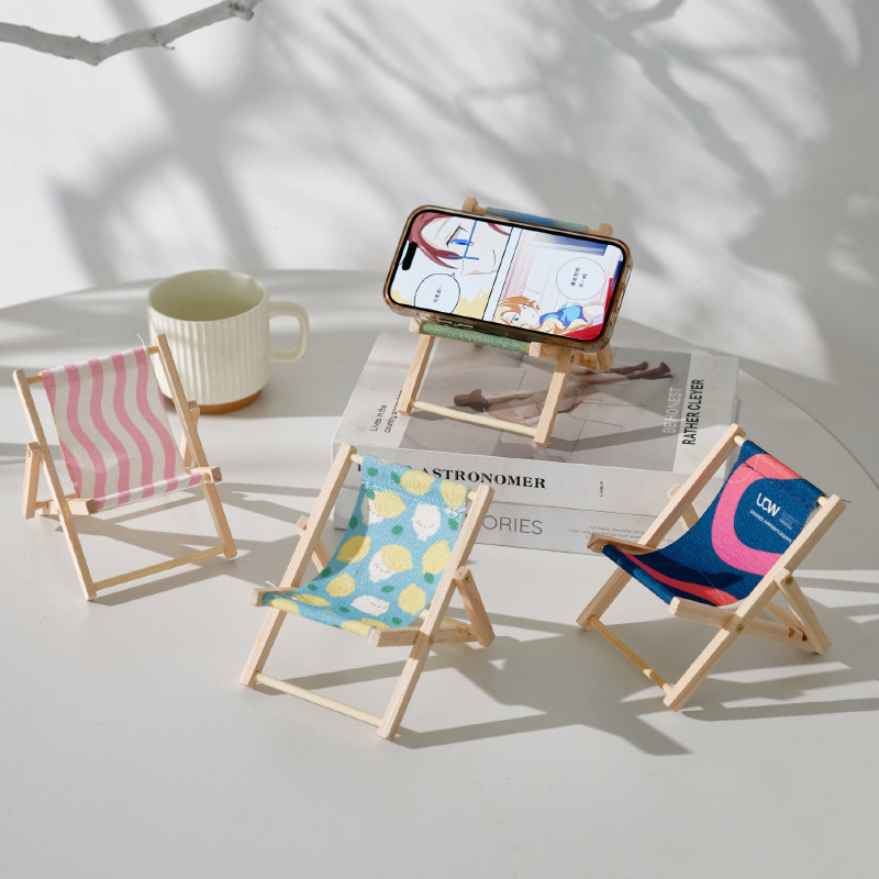 Sklopivi drveni držač za telefon u obliku slatke plažne stolice, mini dekoracija za stol ili rekvizit za fotografije