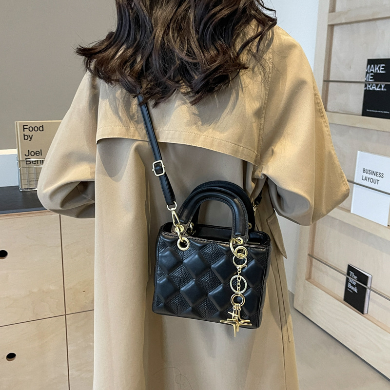 Boutique dizajnerska ženska torba, novi model 2024, svestrana torba za nošenje preko ramena i ručna torba, stil Diana.