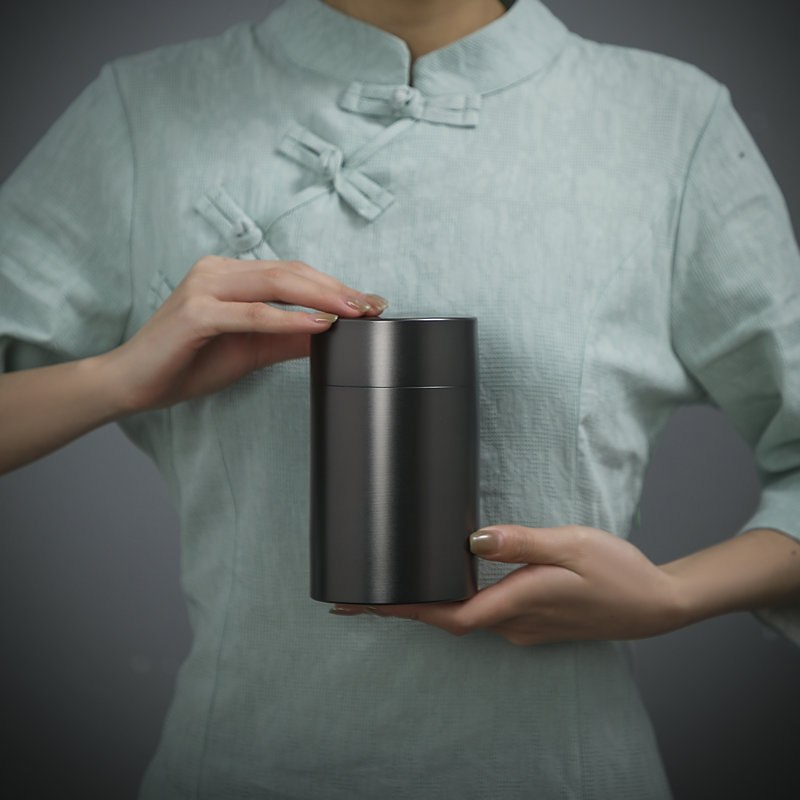 Prijenosna posuda za čaj od titanij-aluminijske legure, zatvorena za putovanja, spiralno pakiranje čaja