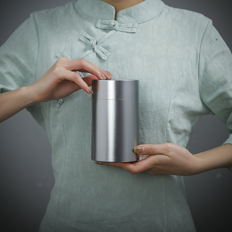Prijenosna posuda za čaj od titanij-aluminijske legure, zatvorena za putovanja, spiralno pakiranje čaja