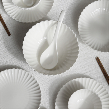 Testreszabható porcelán étkészlet vintage krizantéma mintával – háztartási tányérok, rizses tál, főételes tál, gyümölcstál