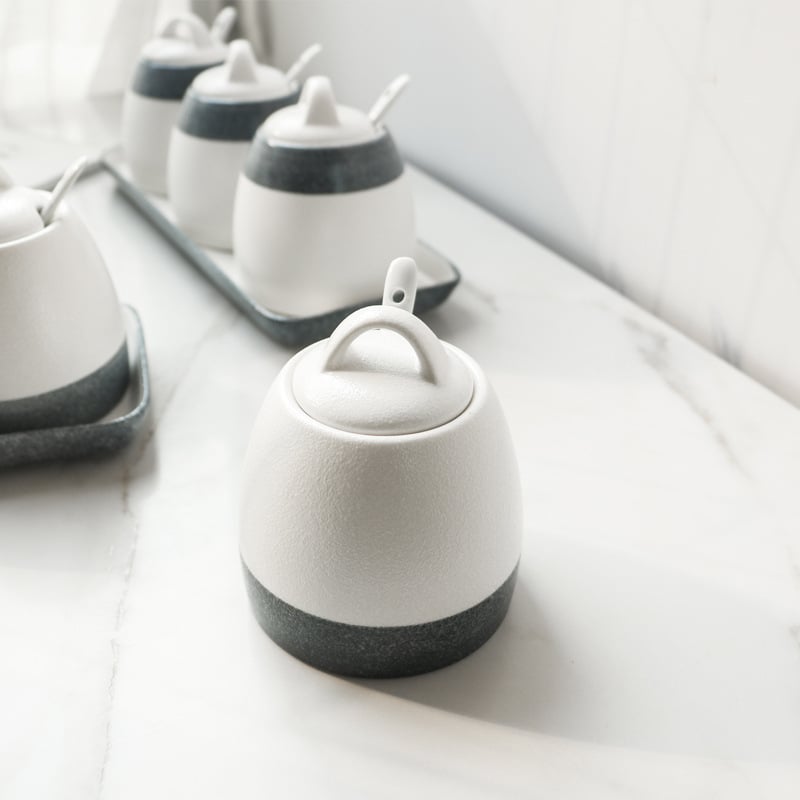 Mat keramičke posude u japanskom stilu, set od četiri posude za začine i sol, za restorane i hotele, elegantan stolni pribor