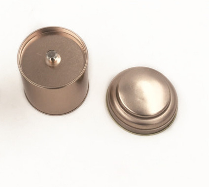 Kružna metalna kutija za čaj, zatvoren poklopcem, zlatna boja, promjer 75 mm, visina 90 mm, model LTD132