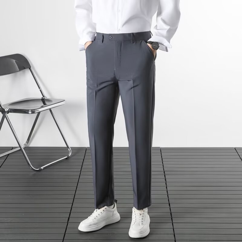 Muške crne casual hlače za poslovni stil, uski ravni kroj, karirani uzorak