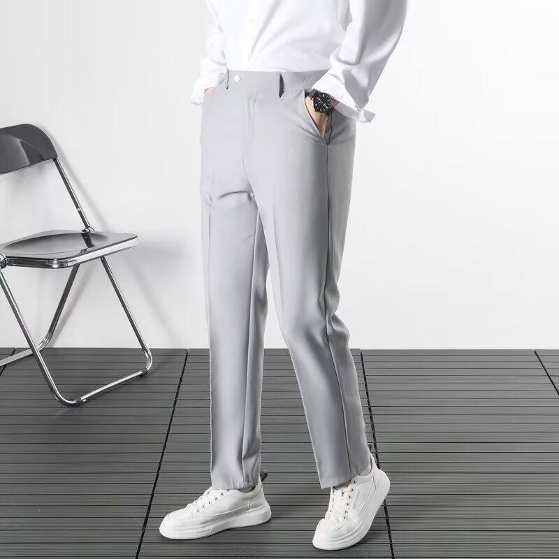Muške crne casual hlače za poslovni stil, uski ravni kroj, karirani uzorak